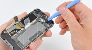 iFixit – Szétkapták az iPhone 4-et!