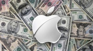 Rekordmagasságban, 700 dollár felett zárt az Apple