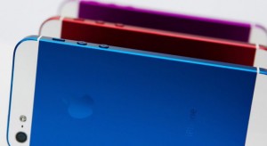 Nyáron érkezhetnek a színes iPhone készülékek, két fajta kijelzőmérettel!