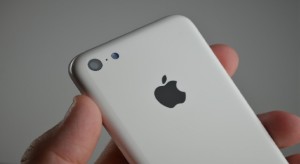Minőségi fotókon a lehetséges új iPhone 5C