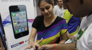 Olcsóbb 8 gigás 5C jöhet Indiának az iPhone 4 helyére