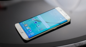 A sajtó szereti Galaxy S6-ot, az Edge csak egy gimmick a többség szerint