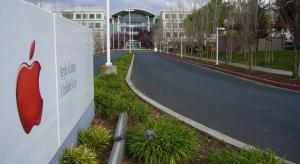 Jótékonysági árverésre bocsátott az Apple egy körtúrát a kampuszán