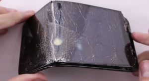 Könnyebben hajlik az új Nexus 6P, mint az iPhone 6 Plus