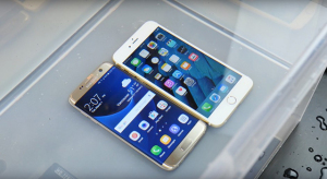 Újabb tortúrák: ejtés és vízállósági teszten a 6s és a Galaxy S7 párosa