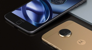 A Motorola bemutatta a jack csatlakozó nélküli szupervékony okostelefonját