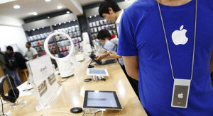 18 millió forint értékben loptak iPhone-okat az Apple egyenruhás tolvajok