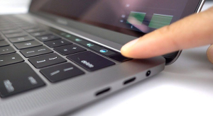 Szoftverfrissítéssel növelte meg a MacBook Prók üzemidejét az Apple