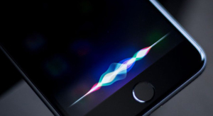 Bekapcsoló gomb lesz az iPhone 8 Siri gombja?