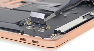 Az iFixit darabjaira szedte a 2018-as MacBook Air-t